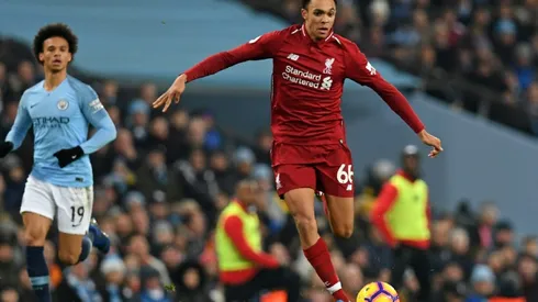 Alexander-Arnold signs new Liverpool contract