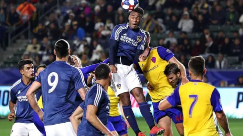 Galaxy transfer Kamara to Shenzhen