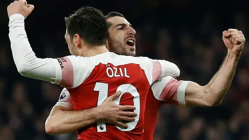 Chase down Tottenham, Emery urges five-star Arsenal