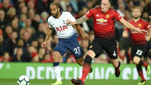 Jones signs new Man Utd deal to 2023