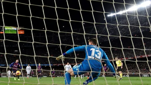 Messi double earns Barca a point in thriller with Valencia