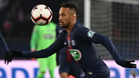 Neymar PSG extension more likely than Madrid switch - father