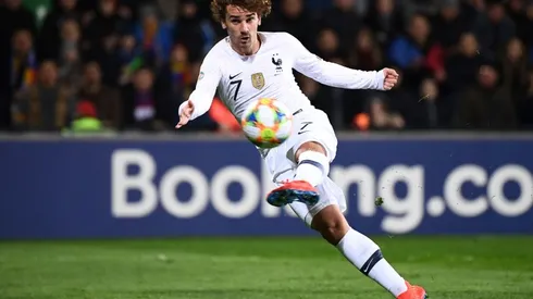 Griezmann stars as France hammer Moldova