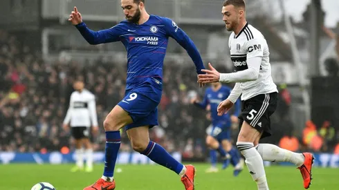 Higuain under pressure to deliver as Giroud eyes starting berth