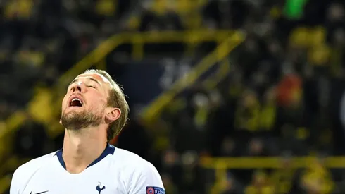 Spurs slump offers chasing Arsenal, Man Utd, Chelsea Champions League hope