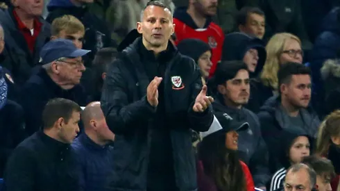 Ryan Giggs backs Solskjaer to stay on at United