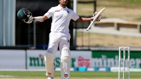 Ton for Soumya as Bangladesh battle on