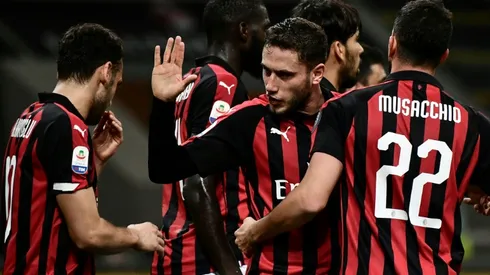AC Milan take third from Inter with narrow win over Sassuolo