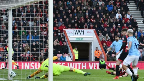 Mahrez fires City into top spot, Lloris saves Spurs in derby draw