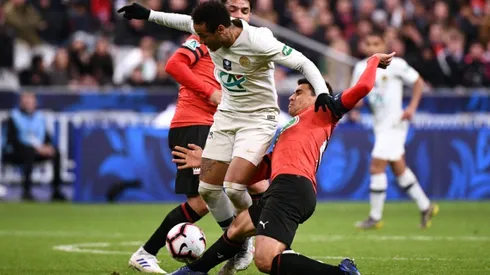 Neymar says he was wrong to hit fan after cup-final defeat