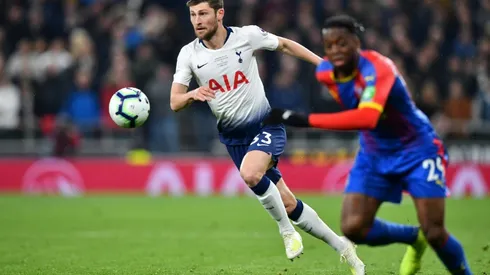 Davies sets top four target for Spurs