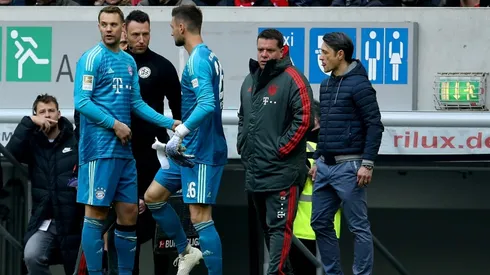 Bayern fear for Neuer's fitness after calf injury returns