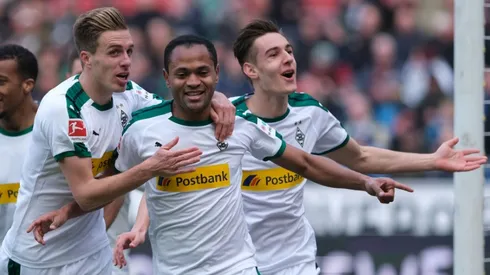 Raffael puts Gladbach back in the race for top four