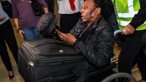Pele remains under 'observation' in Brazil hospital: doctors