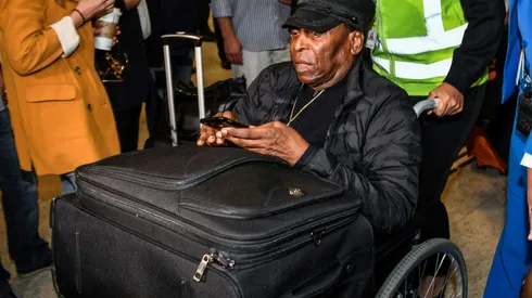 Pele to have urinary tract surgery in Brazil: hospital