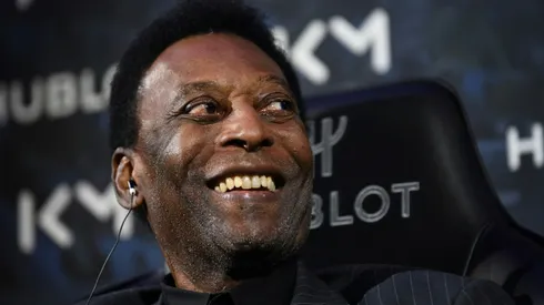 Pele to stay in Paris hospital for extra night: advisor