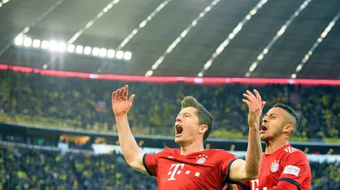 Five-goal Bayern thrash Dortmund to go top of Bundesliga