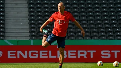 Robben and Ribery on bench for cup final farewell