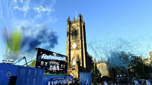Treble winners Man City enjoy parade