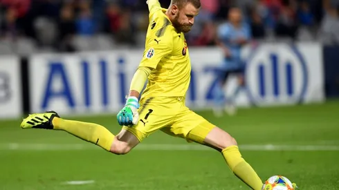Keeper Redmayne the hero as Sydney FC win A-League grand final