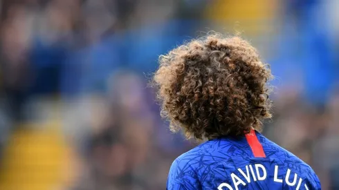 Luiz signs new two-year deal with Chelsea
