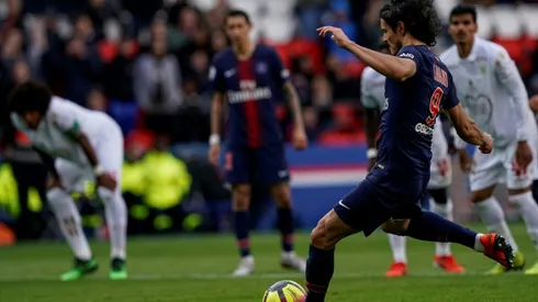 Cavani fluffs late penalty to compound PSG misery in Nice draw