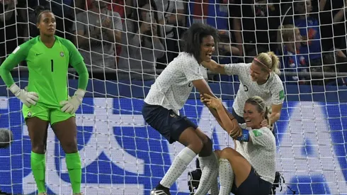 Captain Henry fires France past Brazil, into World Cup quarters