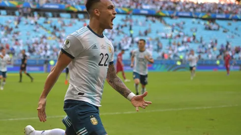 Martinez, Aguero goals send Argentina into Copa America quarters