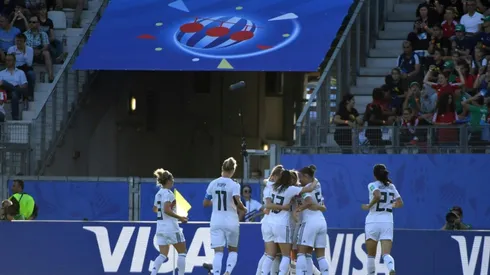 Perfect day for Popp as Germany reach last eight with win over Nigeria