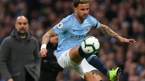 Walker extends Man City contract to 2024