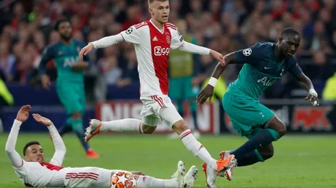 Leverkusen sign Ajax ace Sinkgraven