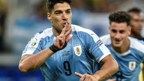 Suarez, Cavani score as Uruguay crush 10-man Ecuador in Copa America