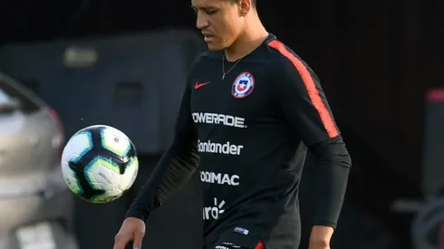 Copa offers Chile's Sanchez chance to banish United woes