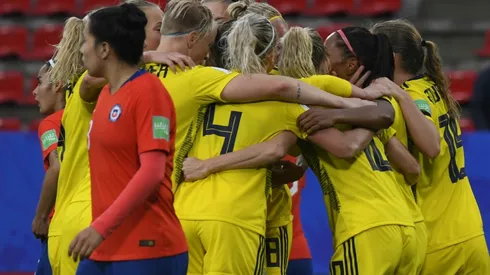 USA begin defence of World Cup as Sweden survive storm to sink Chile