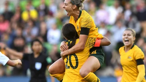 Australian female footballers to earn same base pay as men