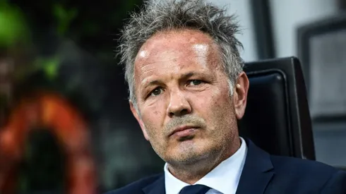 Mihajlovic to stay and 'fight' at Bologna after leukaemia diagnosis