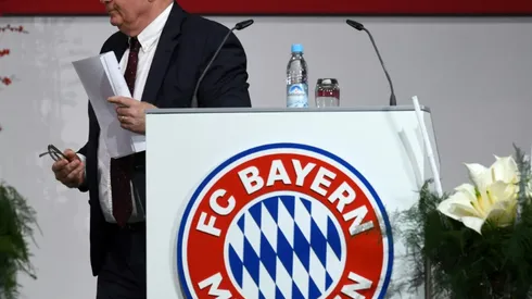 Hoeness tells Bayern he is stepping down as president