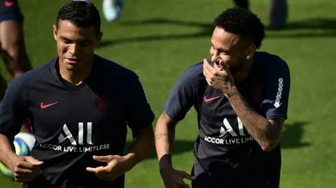 Neymar trains amid reports of Barcelona deal but out of PSG's next game