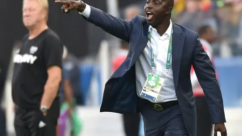 'Shocked' Nigeria FA want to help baned coach Siasia clear his name