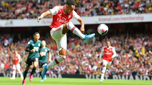 Aubameyang sinks Burnley to maintain Arsenal's winning start