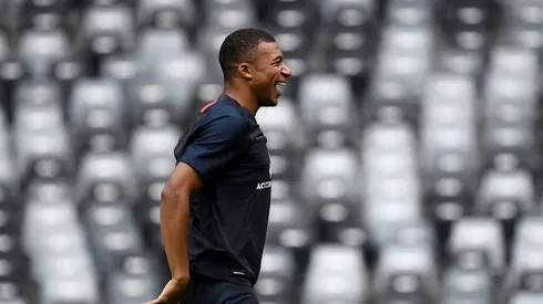 'I love him' - Mbappe urges Neymar to stay with him at PSG