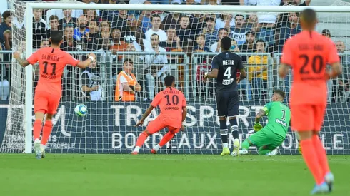 'I'll give my life to PSG,' says Neymar