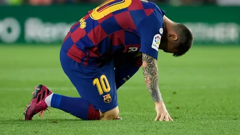Messi gives Barcelona fresh injury headache