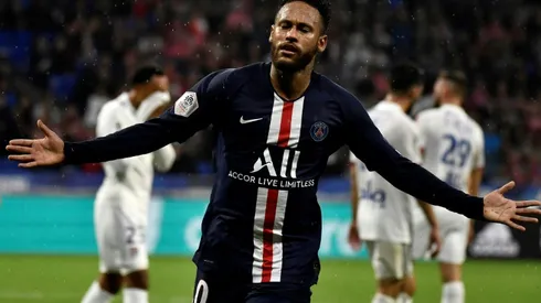 Neymar saves PSG to send French champions three points clear