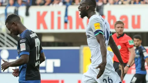 Harit's late strike moves Schalke level with leaders Leipzig