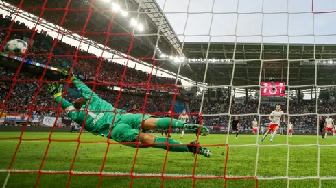 Leipzig frustrate Bayern to stay top as Dortmund outclass Leverkusen