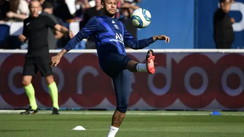 Neymar jeered, insulted by angry fans on return to PSG team