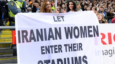 Iran to probe death of 'blue girl' football fan