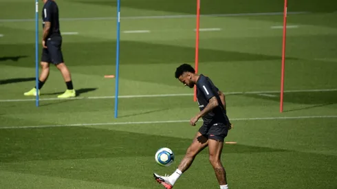 Neymar set to return for Brazil v Colombia - Tite