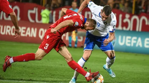 Belotti brace against 10-man Armenia extends Italy's perfect start